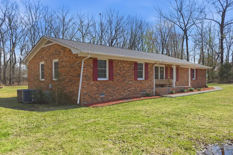 646 Circle Dr, Manchester, TN 37355 - #3