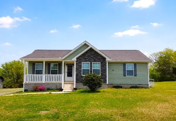 1134 Old Charlotte Rd, White Bluff, TN 37187