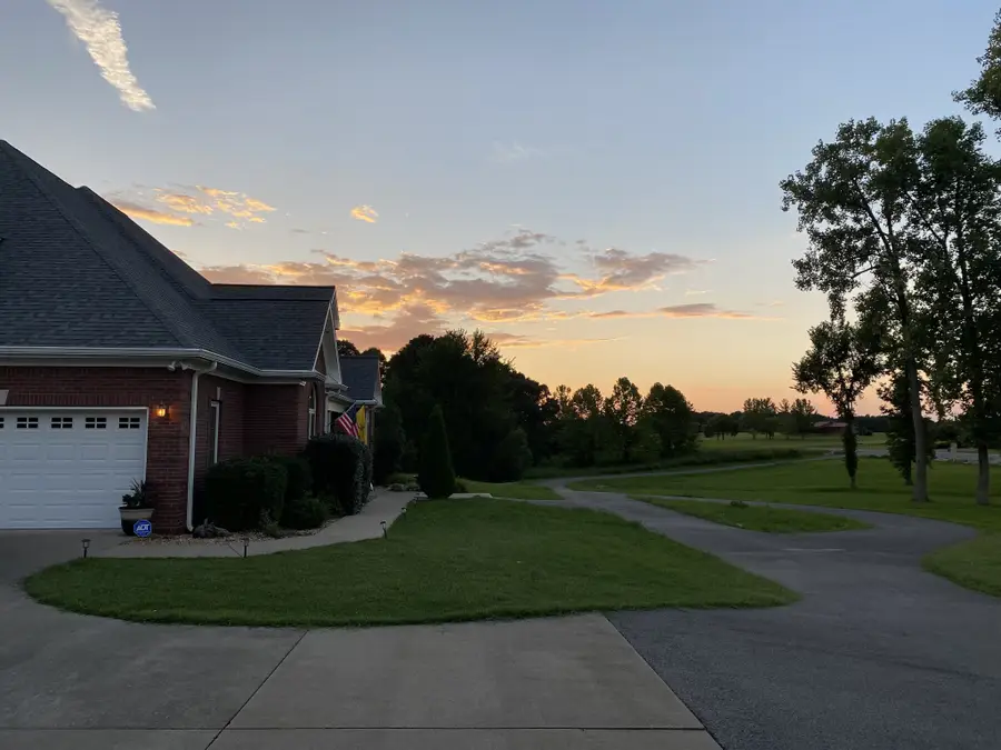 6091 Harmony Grove Rd, Hopkinsville, KY 42240 - #2