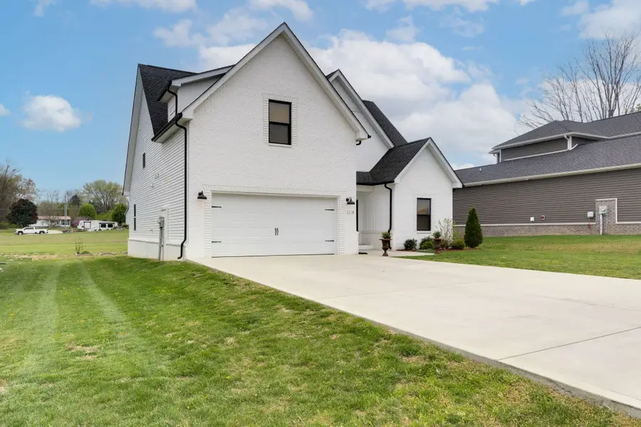 1116 Johnson St, Burns, TN 37029 - #2