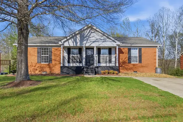 412 Eisenhower Dr, Ashland City, TN 37015