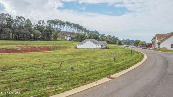 494 Black Bear Circle, Loudon, TN 37774