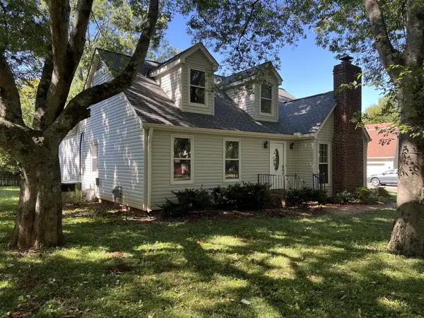 1518 Belle Oaks Dr, Murfreesboro, TN 37130