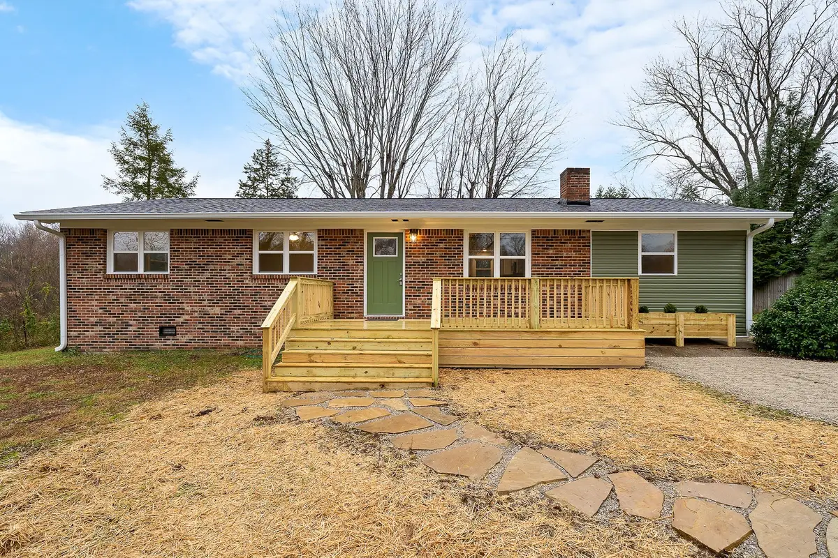 224 Lake St, Livingston, TN 38570 - #1