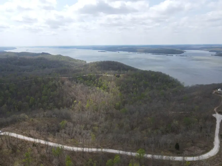 18 Lake Ridge Dr, Stewart, TN 37175 - #2