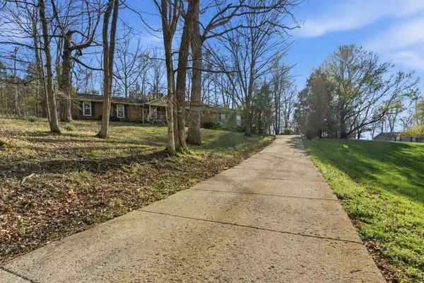 8073 Ridgewood Rd, Goodlettsville, TN 37072