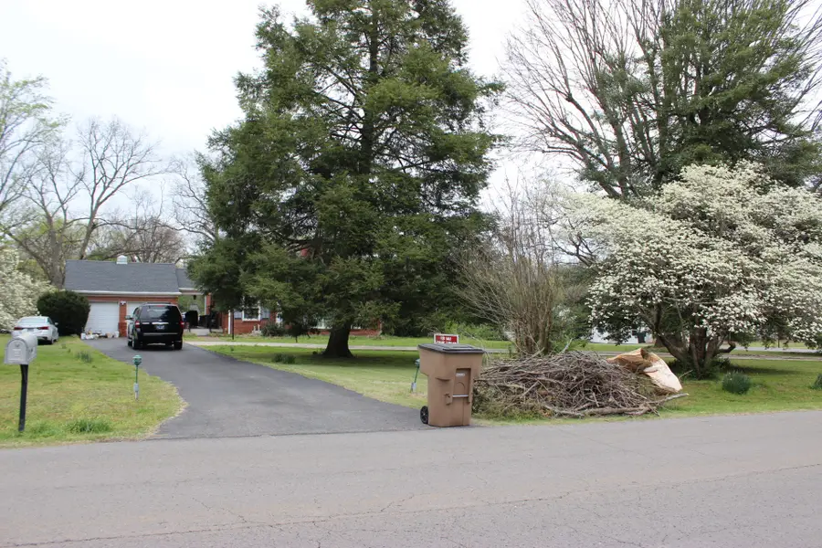 1329 Kenwood Dr, Nashville, TN 37216 - #2