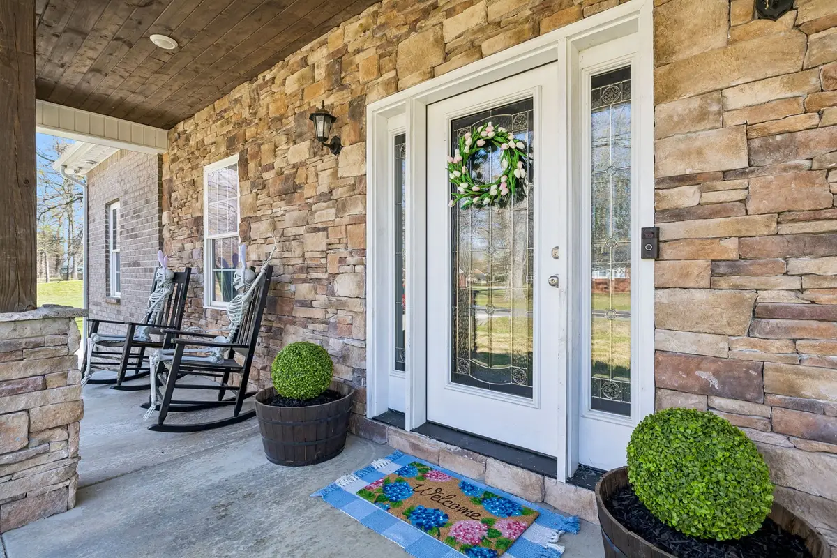 702 Forrest Dr, Tullahoma, TN 37388 - #1