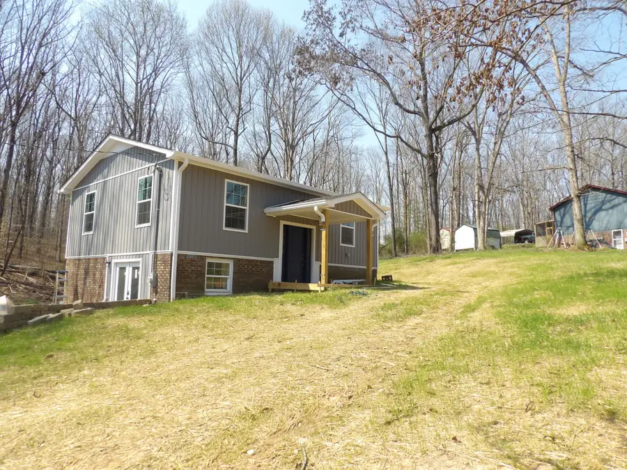 120 Bern St, Waverly, TN 37185 - #2