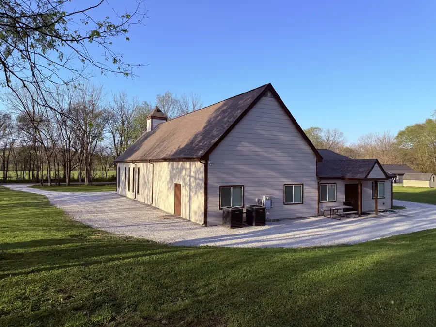 317 W Railroad St, Petersburg, TN 37144 - #3