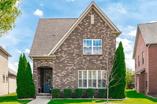 1098 Paddock Park Cir, Gallatin, TN 37066