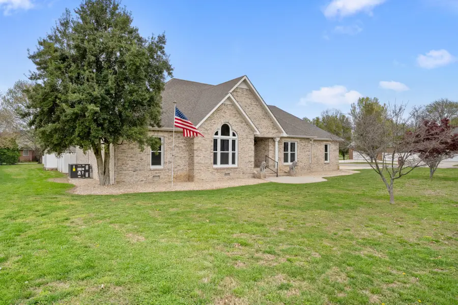 215 Franklin Heights Dr, Winchester, TN 37398 - #2