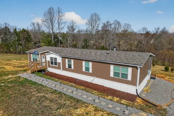 145 Two Hawks Ln, Hilham, TN 38568