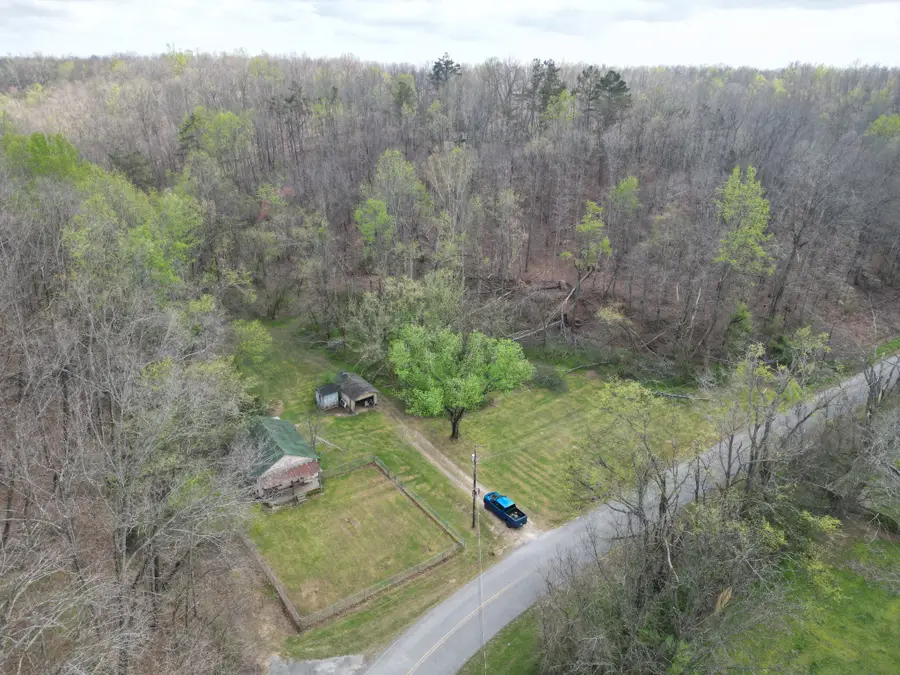 417 Trace Creek Rd, Hohenwald, TN 38462 - #2