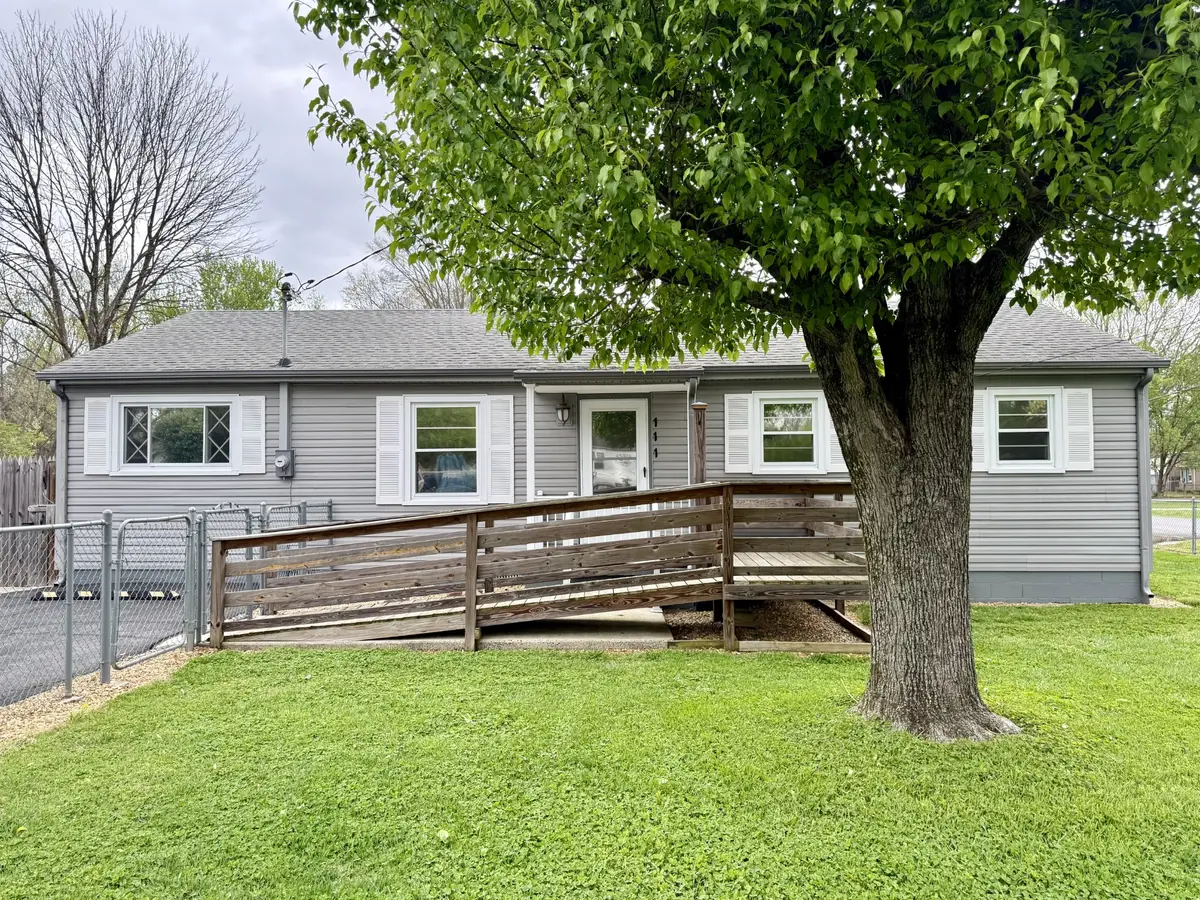 111 Gentry St, Tullahoma, TN 37388 - #1