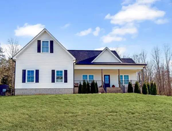 14 Hemlock Cir, Burns, TN 37029