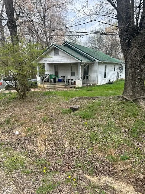 117 Kentucky Ave N, Parsons, TN 38363 - #2