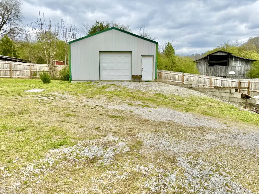 54 Horseshoe Bend Ln, Elmwood, TN 38560 - #2