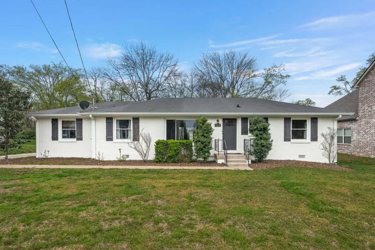 234 Pennsylvania Ave, Lebanon, TN 37087 - #1