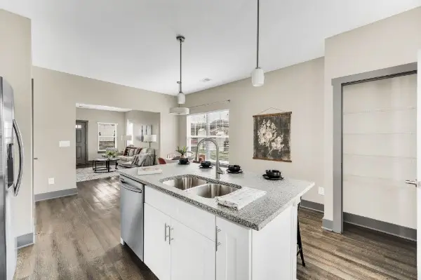 605 Bristol Creek Dr, Nashville, TN 37221 - #2