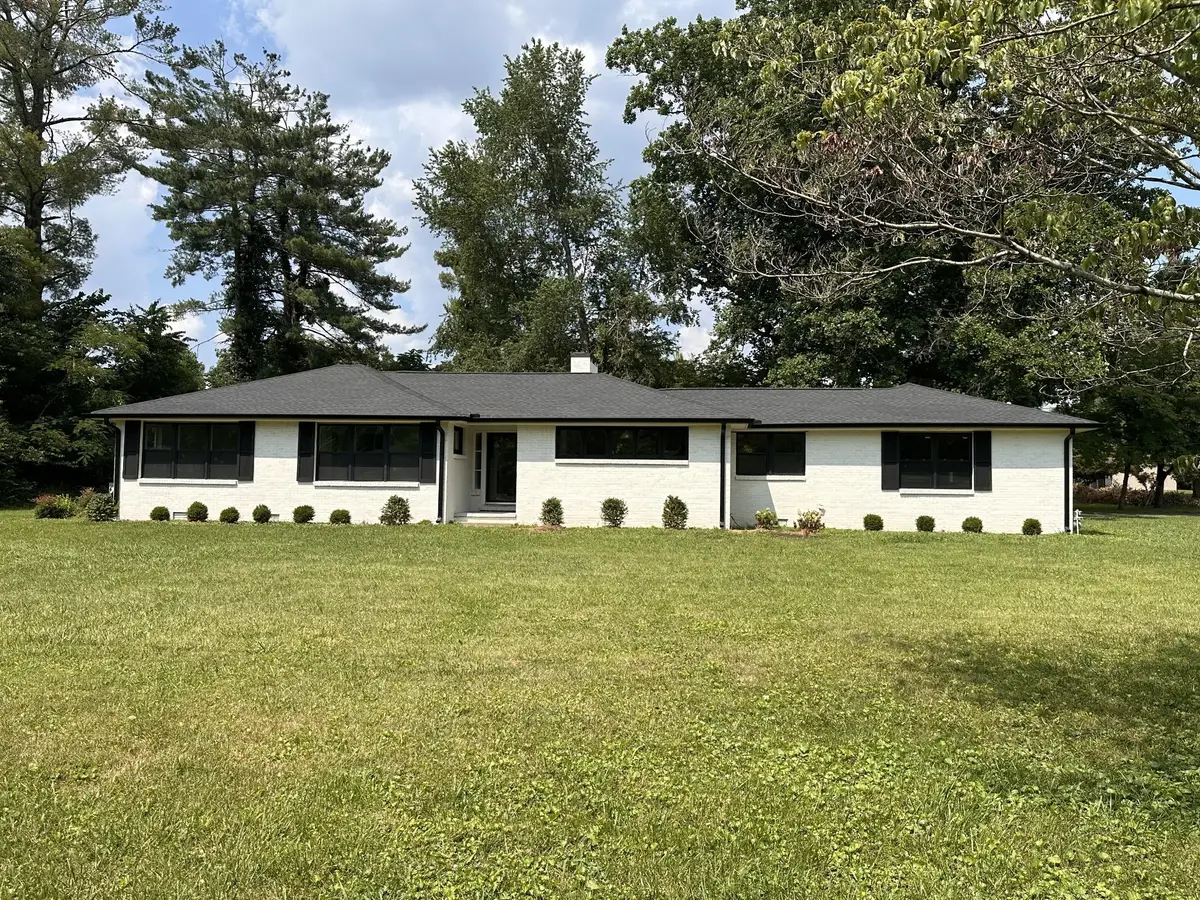 202 Westwood 5th Ave, McMinnville, TN 37110 - #1