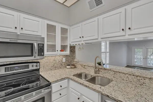 107 W End Pl, Nashville, TN 37205