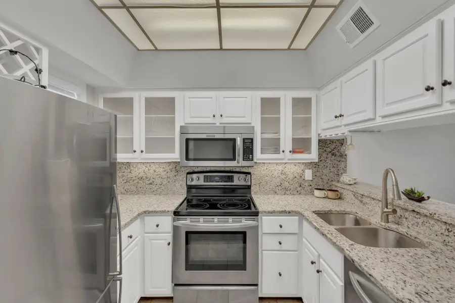 107 W End Pl, Nashville, TN 37205 - #3