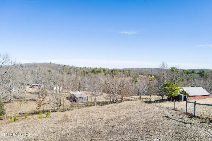 102 Flat Rock Rd, Deer Lodge, TN 37726 - #2