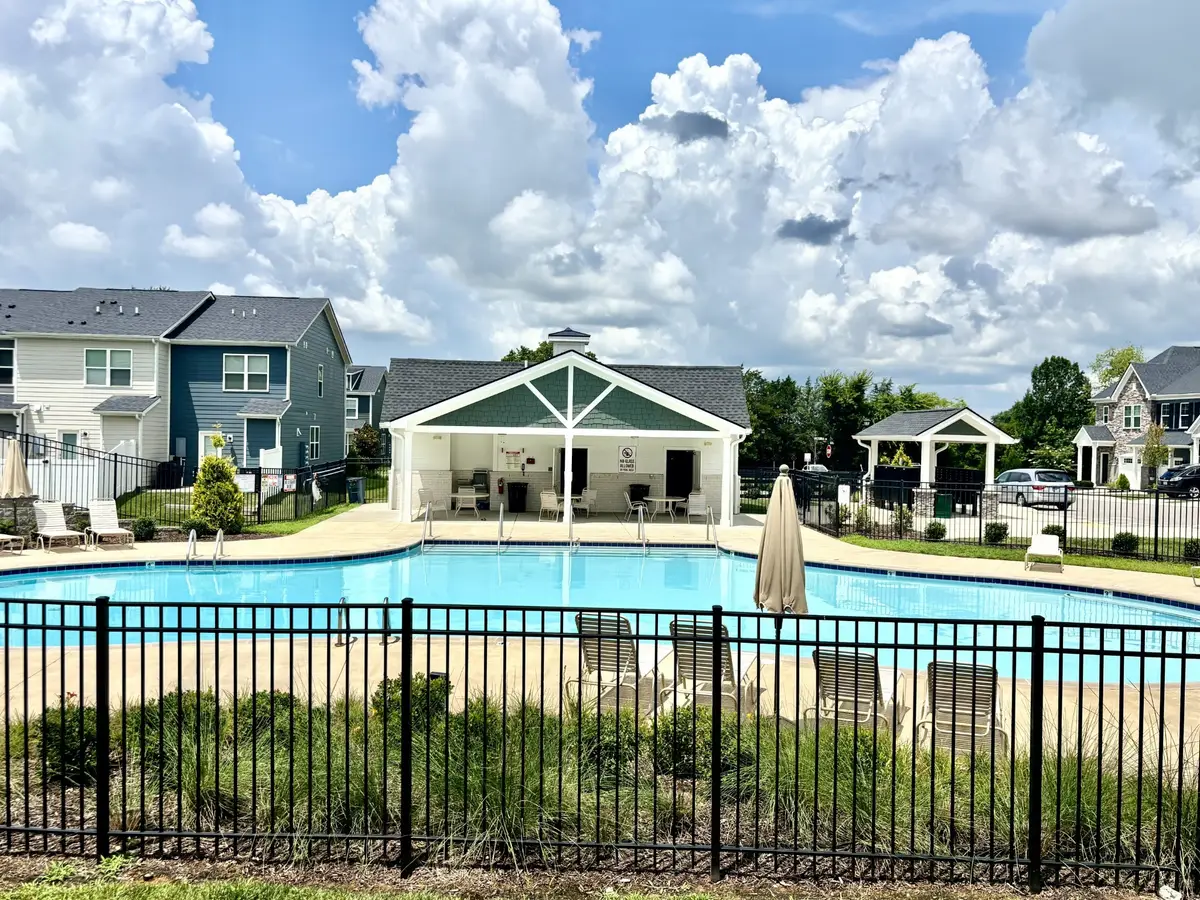 305 Victoria Dr, Lebanon, TN 37090 - #1