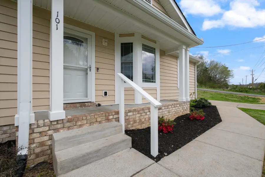 101 Birch St, Dickson, TN 37055 - #2