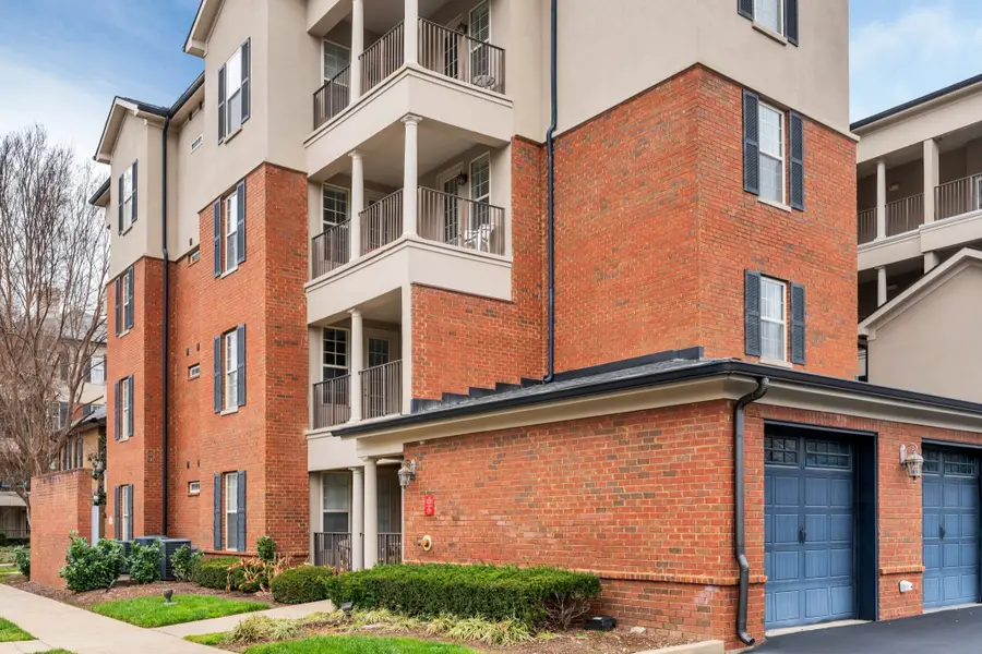 305 Seven Springs Way #302, Brentwood, TN 37027 - #3