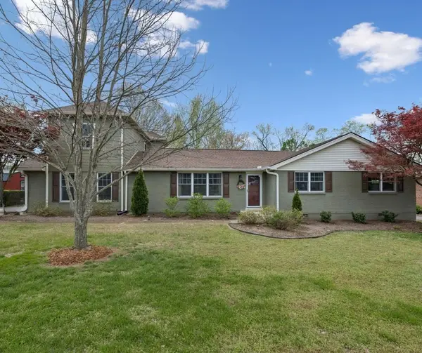 2913 Fernbrook Ln, Nashville, TN 37214