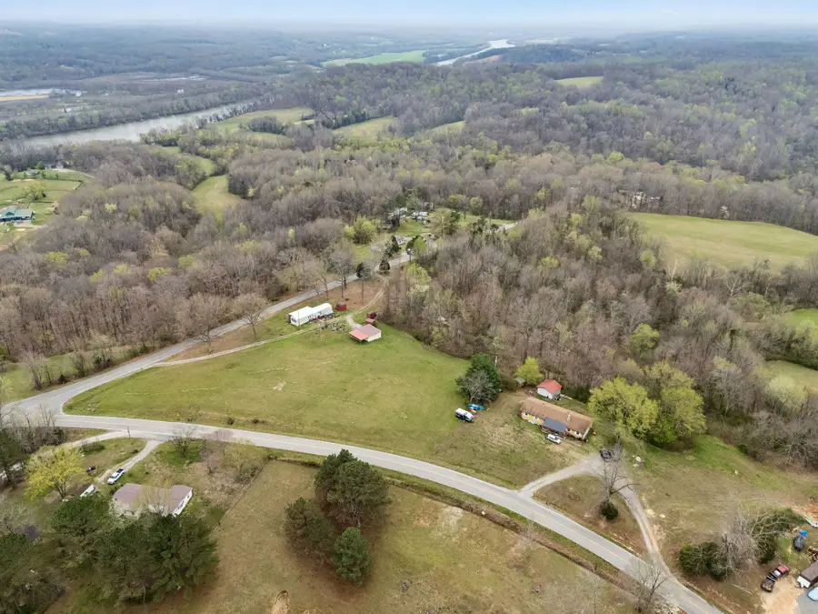 3057 Sugar Creek Rd, Woodlawn, TN 37191 - #2