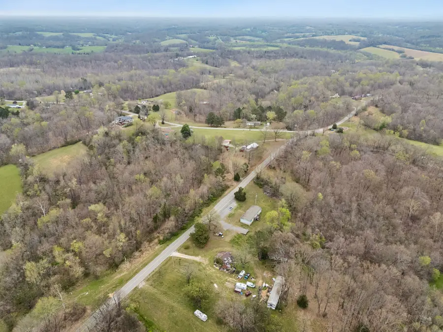 3057 Sugar Creek Rd, Woodlawn, TN 37191 - #3