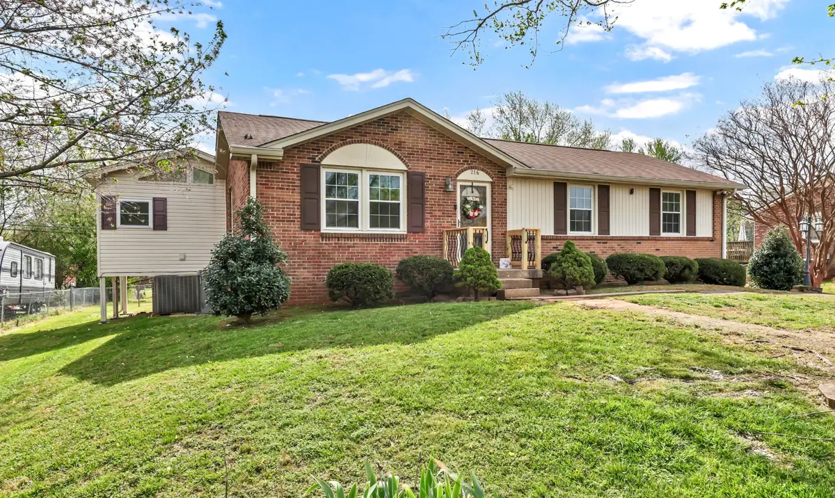 216 Maplewood Dr, Clarksville, TN 37042 - #1