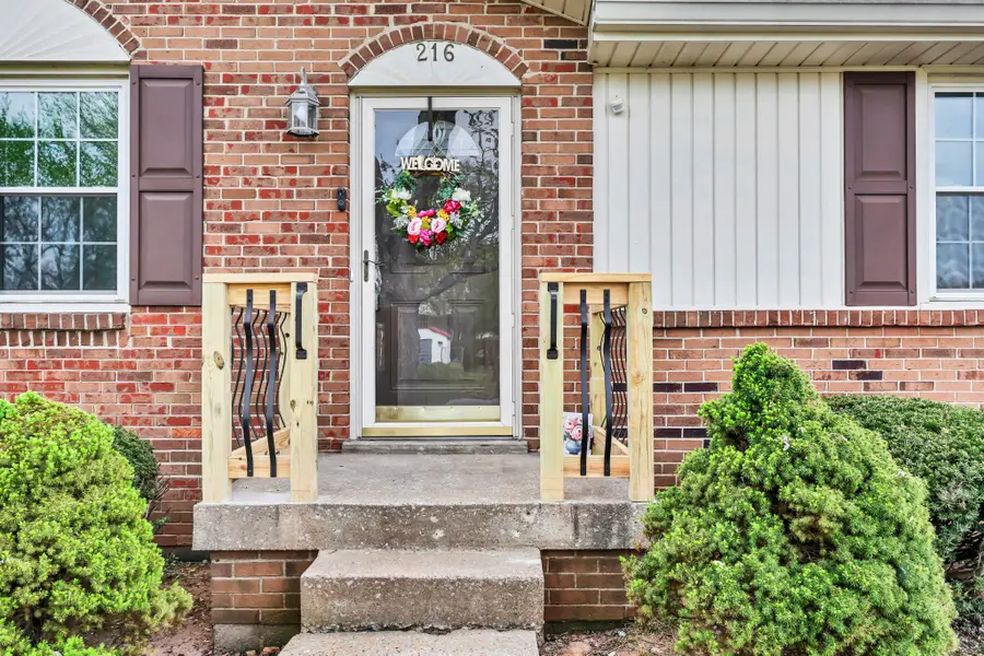 216 Maplewood Dr, Clarksville, TN 37042 - #2