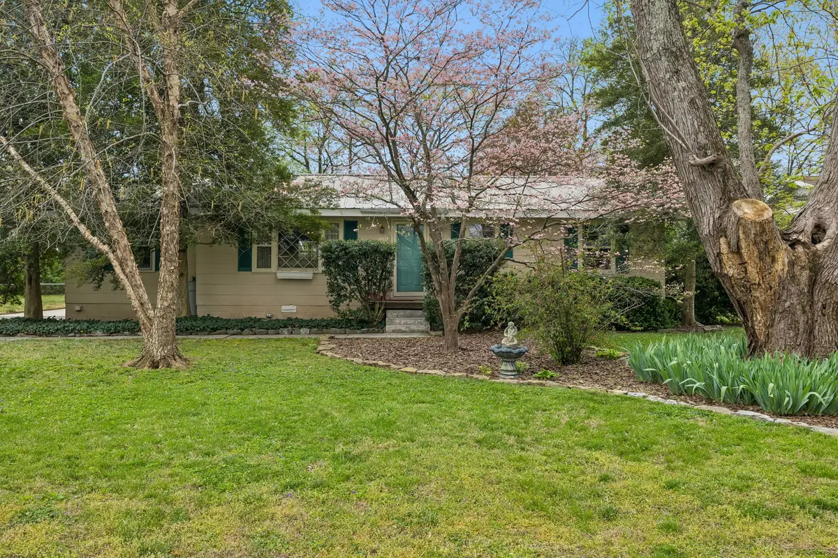 1003 Lawndale Dr, Murfreesboro, TN 37129 - #1