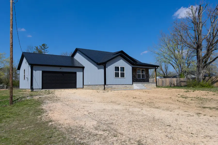 312 Kimmins St, Hohenwald, TN 38462 - #3