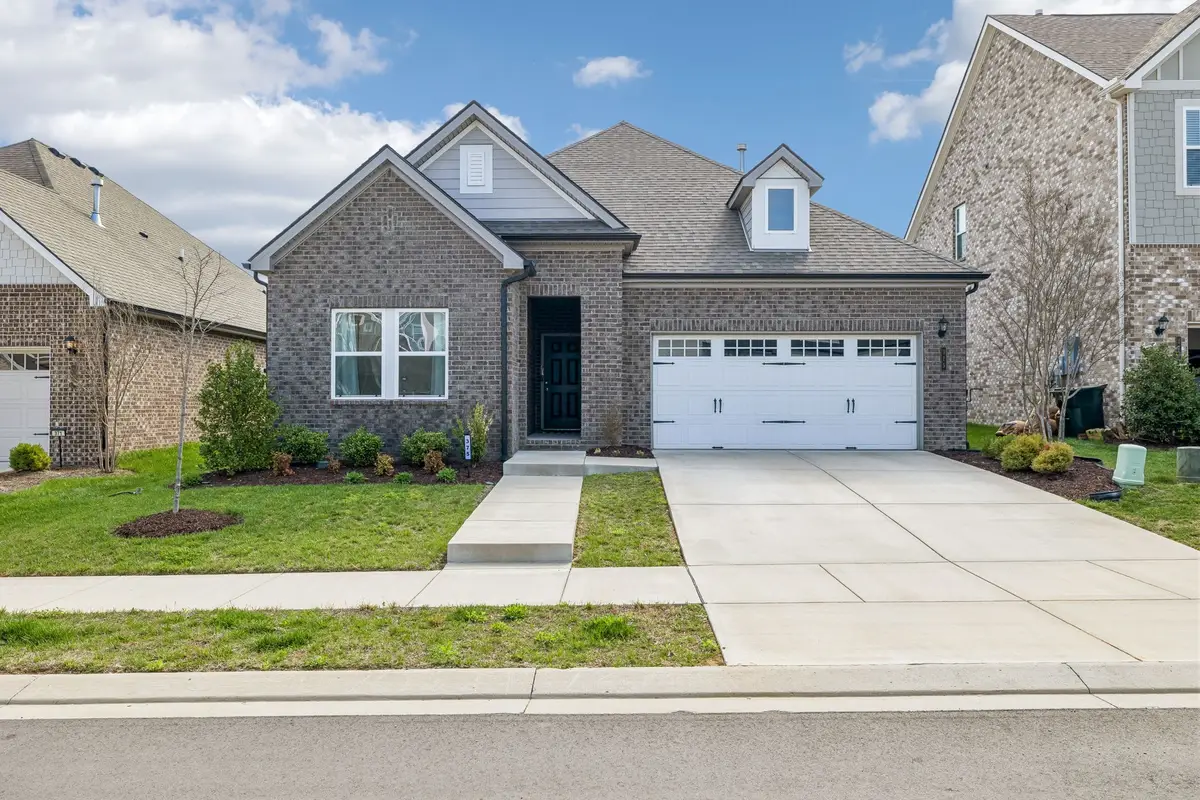 375 Triple Crown Cir, Gallatin, TN 37066 - #1