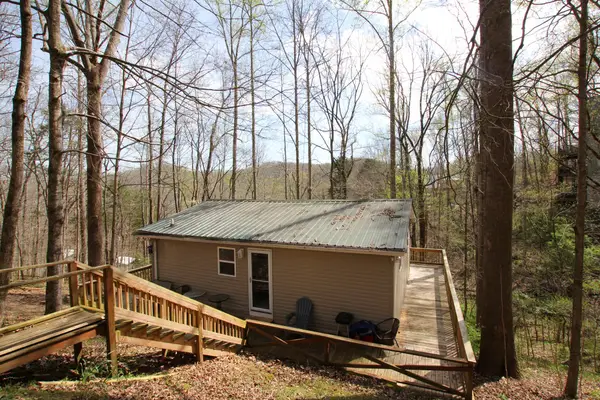 1050 Holiday Haven Dr, Smithville, TN 37166