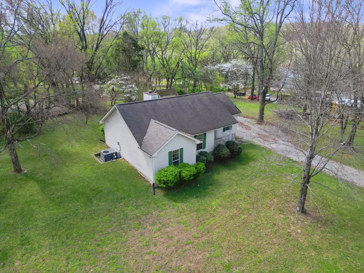 202 Dogwood Hills Dr, Mount Juliet, TN 37122 - #1