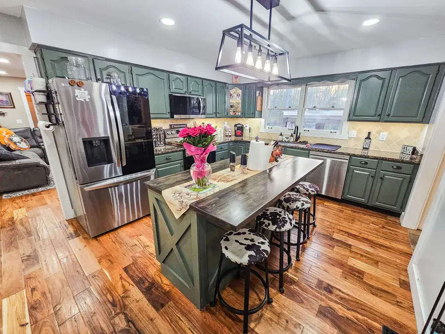 331 Hilltop Dr, Shelbyville, TN 37160 - #3