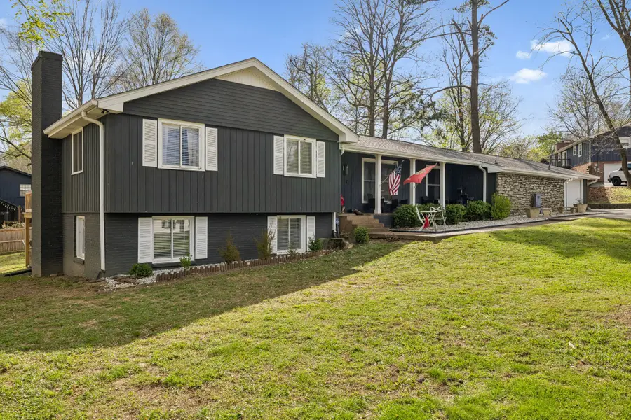 590 Indian Lake Rd, Hendersonville, TN 37075 - #3