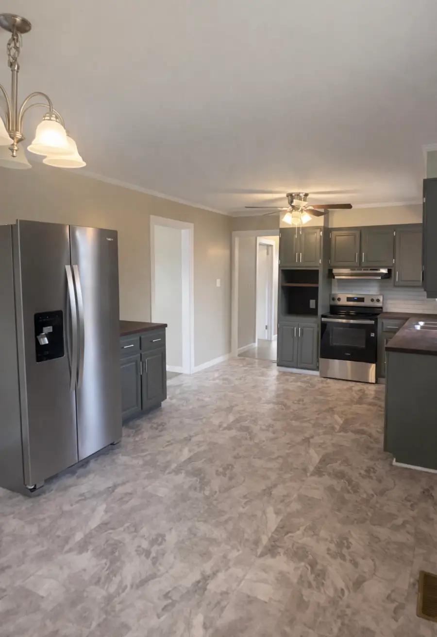 615 Estes St, Smithville, TN 37166 - #3