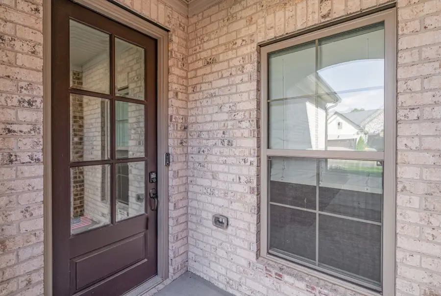 412 W Foxrun, Springfield, TN 37172 - #2