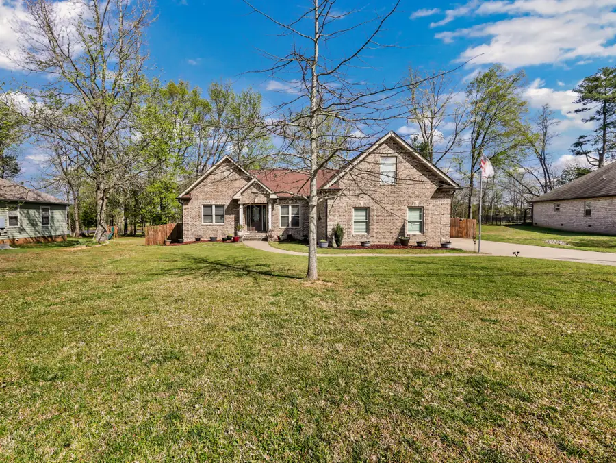 1040 Northridge Dr, Greenbrier, TN 37073 - #2