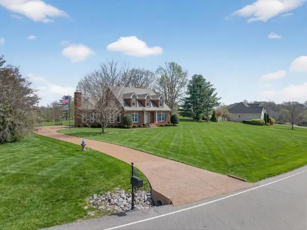 4426 Savage Pointe Dr, Franklin, TN 37064