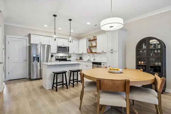 969 Ashland Place Dr, Nashville, TN 37218