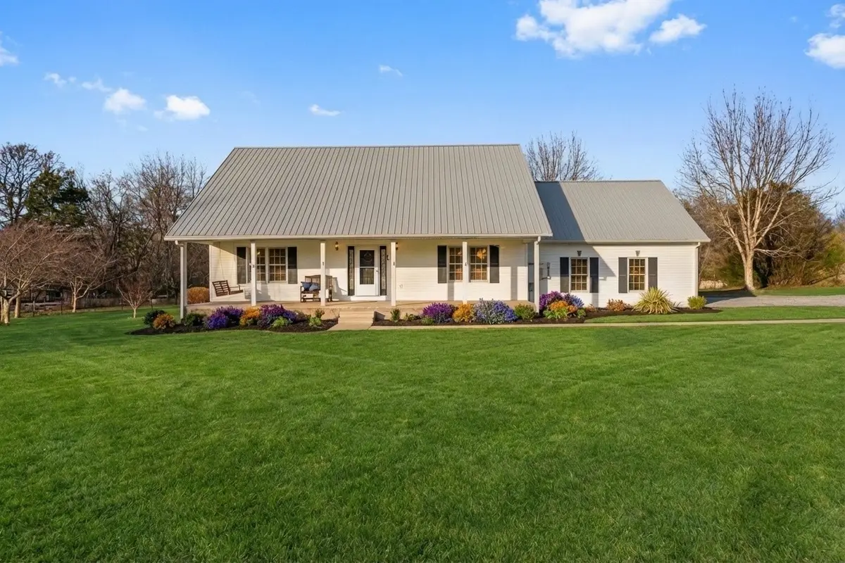 954 Newt Vanattia Rd, Hillsboro, TN 37342 - #1