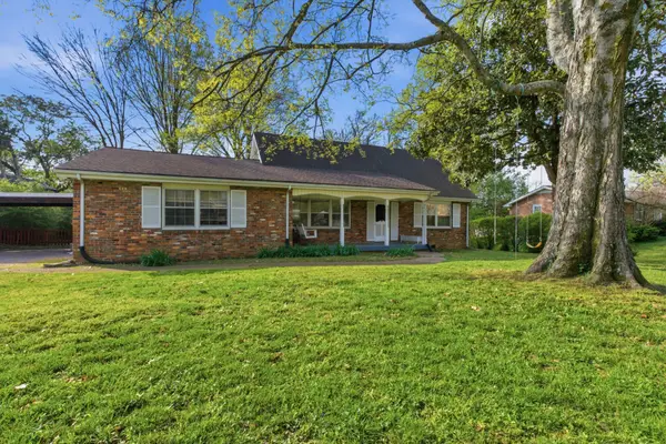 323 Nokes Dr, Hendersonville, TN 37075